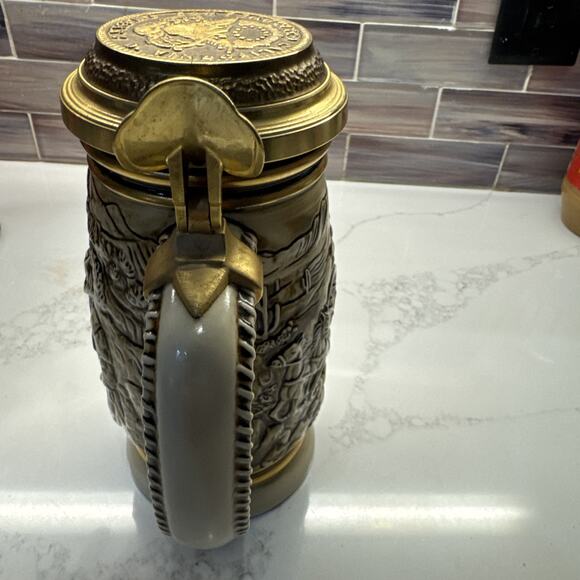 Vintage 1987 AVON Ceramic THE GOLD RUSH Handled Lidded 3-D BEER STEIN Mug - Picture 6 of 9